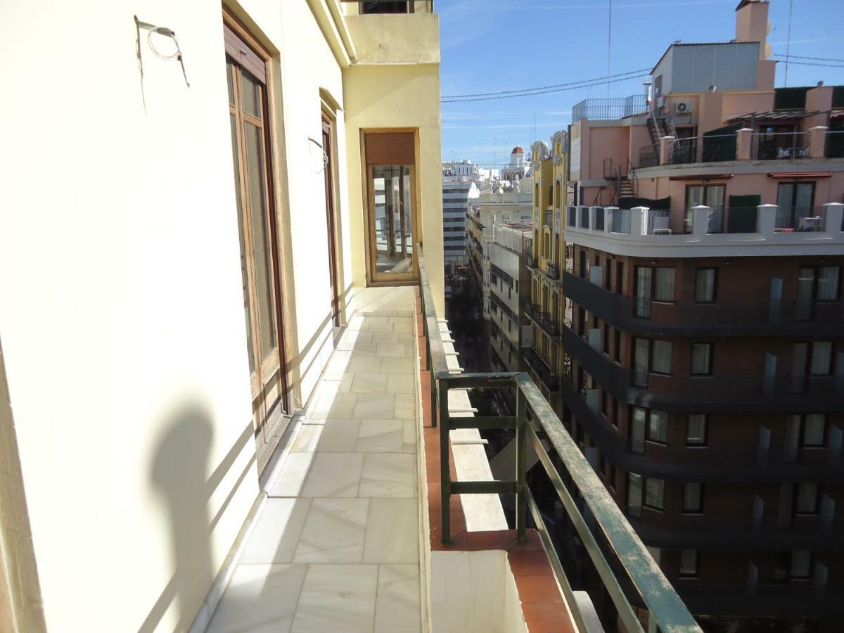 Ferienwohnung Entre La Estacion Y El Ayuntamiento Valencia Exterior foto